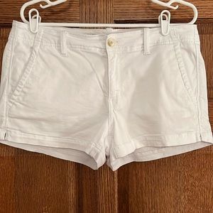 American Eagle size 12 white short